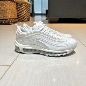Nike Air Max 97 White Sneakers/Shoes, US 6Y (Boys Grade School) = Women’s US 7.5